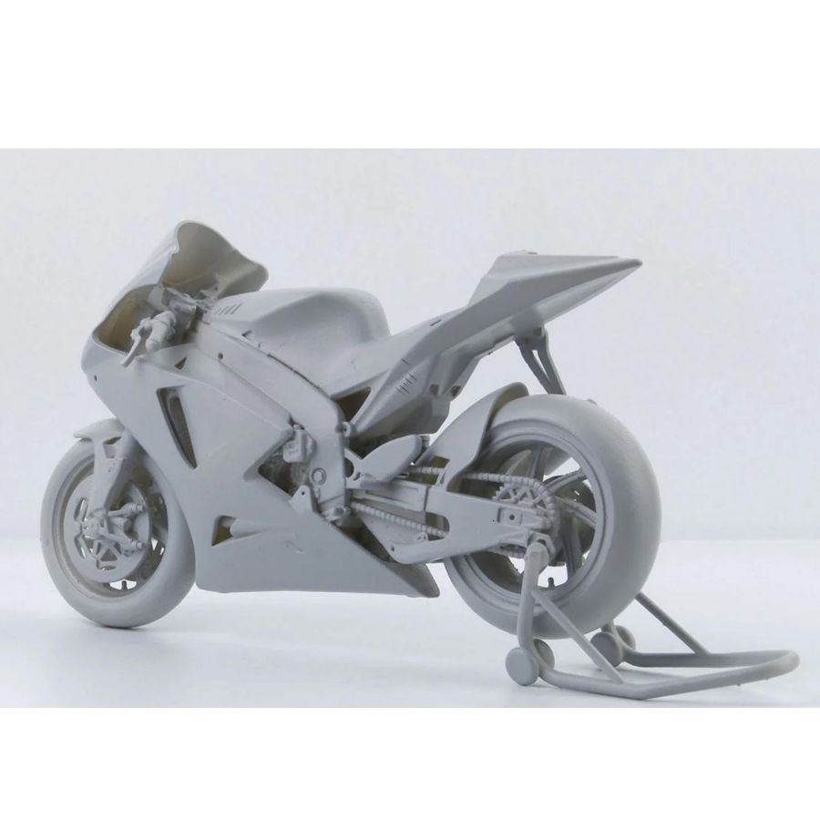 BEEMAX BX13002 1/12 Yamaha YZR - Model Kit Nissan Skyline recensione e prezzo