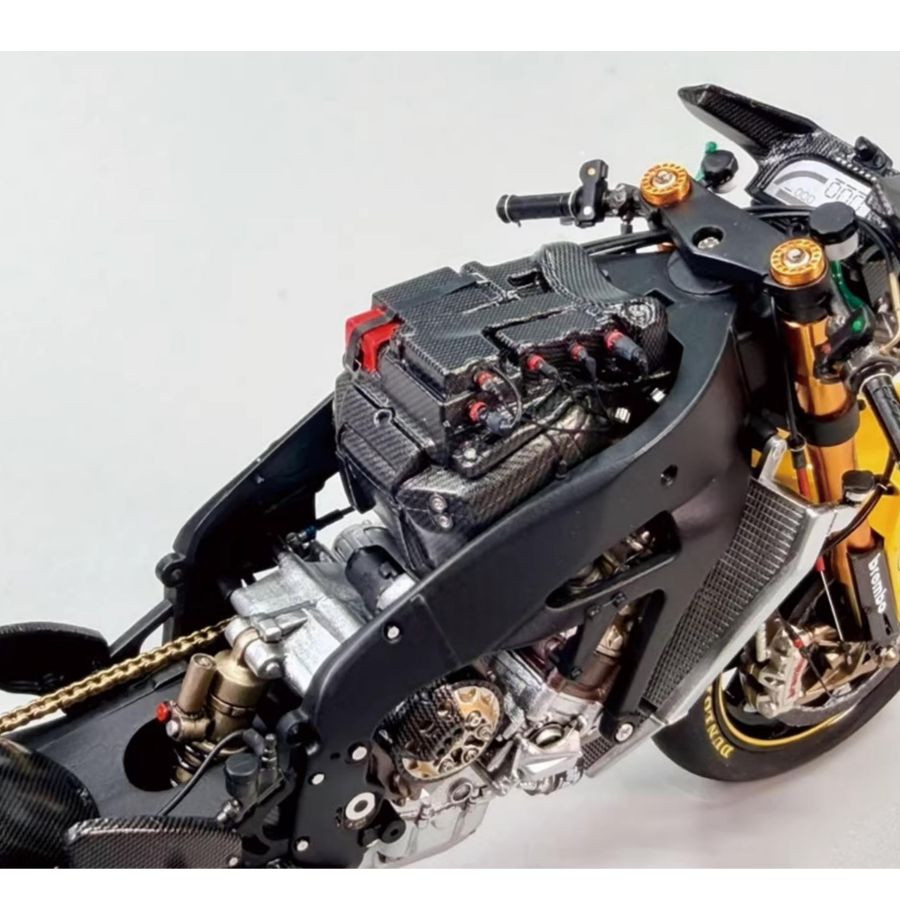 BEEMAX BX13002 1/12 Yamaha YZR - Model Kit Nissan Skyline recensione e prezzo